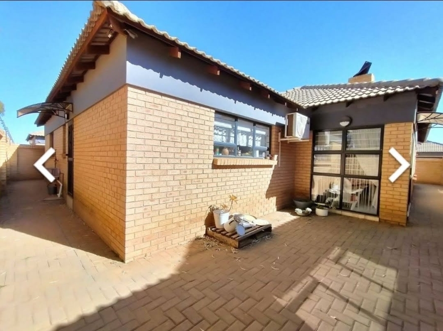 To Let 3 Bedroom Property for Rent in Baillie Park North West